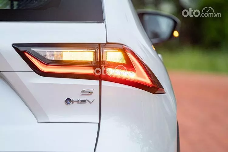 Đèn hậu xe Toyota Yaris Cross thiết kế sắc sảo